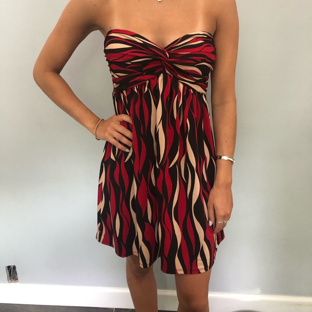 Alyn Paige sexy summer dress